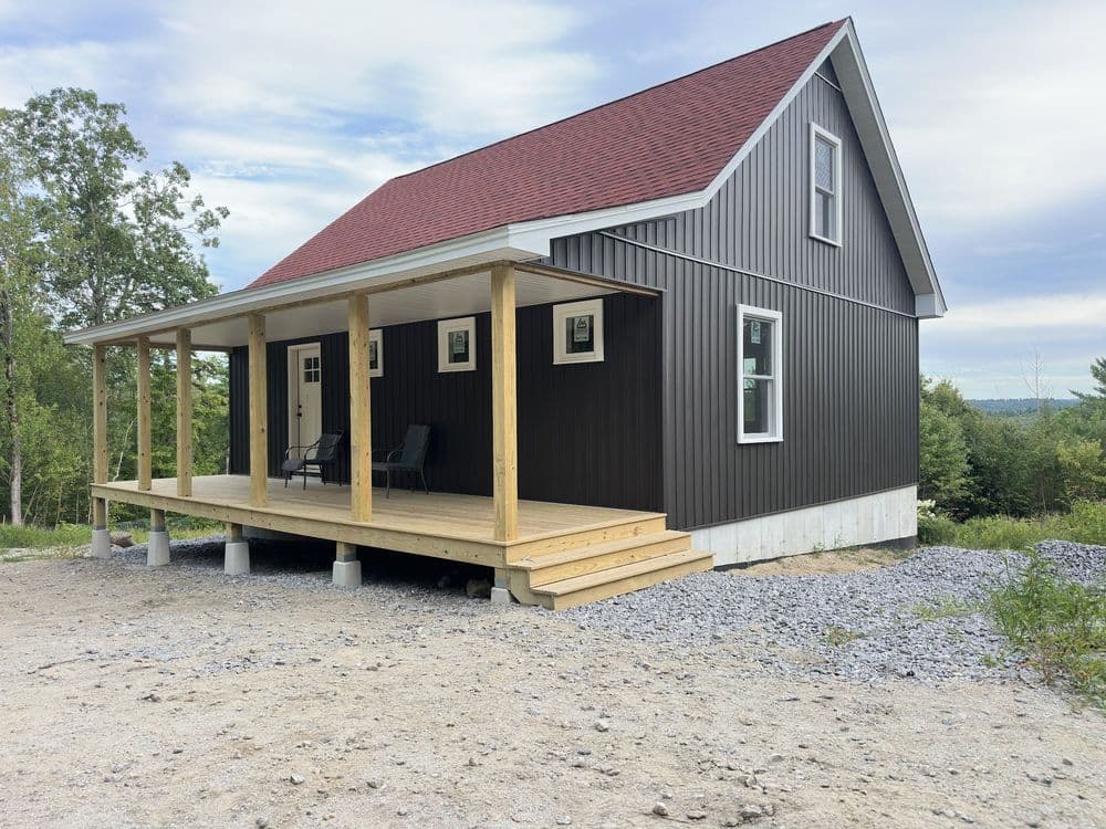 Charcoal board & batten, Washington, NH